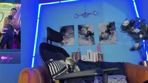 Snapshot of _hairybeard_ chatting on 10.09.25 Mathews online show from 10.09.25