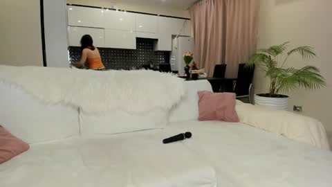 Snapshot of _heaven_ishere_ chatting on 01.30.25 Julia online show from 01.30.25