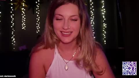 Snapshot of _hypnotic_gaze_ chatting on 03.07.25 Nessy online show from 03.07.25