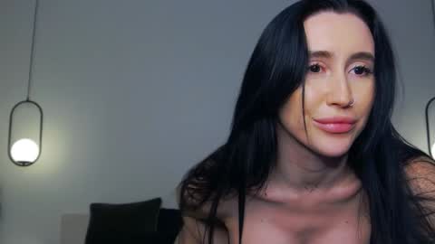 Snapshot of _iammary chatting on 12.23.24 Mary online show from 12.23.24