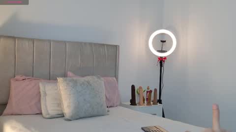 Megan online show from 04.19.26