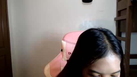 Snapshot of _jennn chatting on 06.14.26 Jen online show from 06.14.26