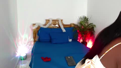 Snapshot of _jhoa chatting on 12.17.24 _jhoa online show from 12.17.24