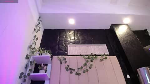 Mia online show from 01.21.25