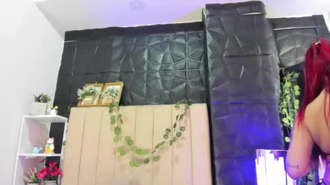 Mia online show from 12.04.25