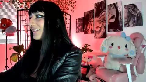 Snapshot of _julyana_ chatting on 09.15.25 JULIANA online show from 09.15.25