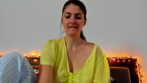 _just_a_simple_girl online show from 10.16.25