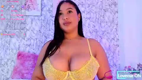Snapshot of _karenestrada_ chatting on 07.14.26 Karen online show from 07.14.26