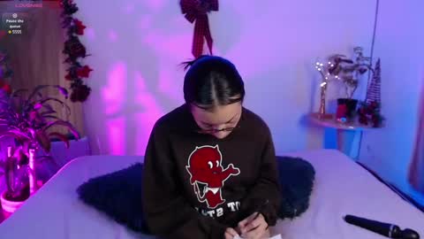 Snapshot of _kathy_and_myke chatting on 12.04.24 Kathy and Myke online show from 12.04.24