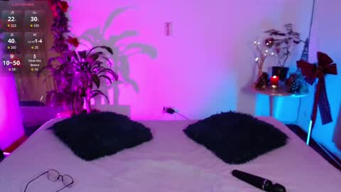 Snapshot of _kathy_and_myke chatting on 12.11.24 Kathy and Myke online show from 12.11.24