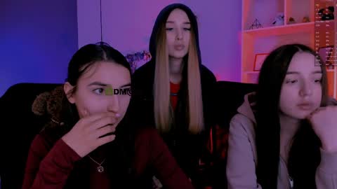 _kellykitten_ online show from 04.10.26