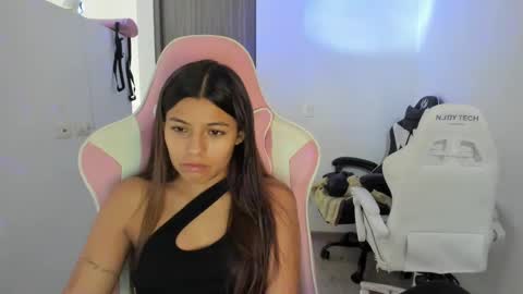 Snapshot of _khloe_sweet chatting on 09.23.25 khloe sweet online show from 09.23.25