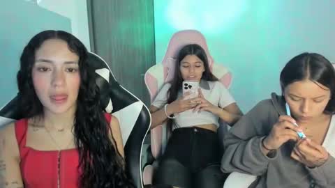 Snapshot of _khloe_sweet chatting on 10.21.25 khloe sweet online show from 10.21.25