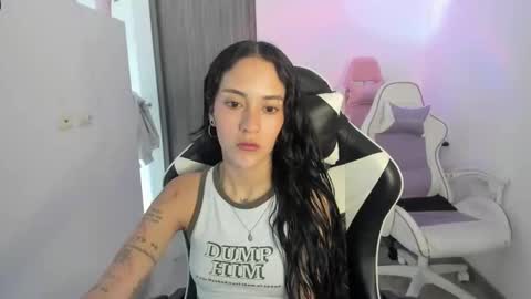 Snapshot of _khloe_sweet chatting on 10.24.25 khloe sweet online show from 10.24.25