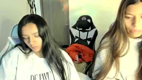 Snapshot of _khloe_sweet chatting on 12.04.25 khloe sweet online show from 12.04.25