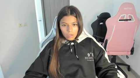 Snapshot of _khloe_sweet chatting on 12.22.25 khloe sweet online show from 12.22.25