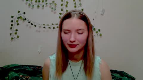 _kikiclark_ online show from 11.28.25