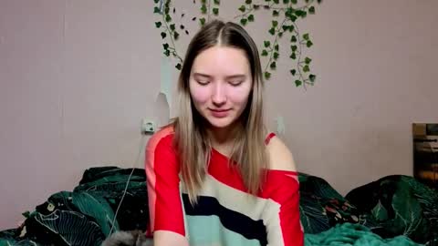 _kikiclark_ online show from 12.20.25