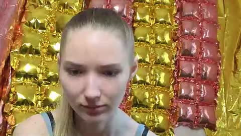 _kikiclark_ online show from 06.15.26