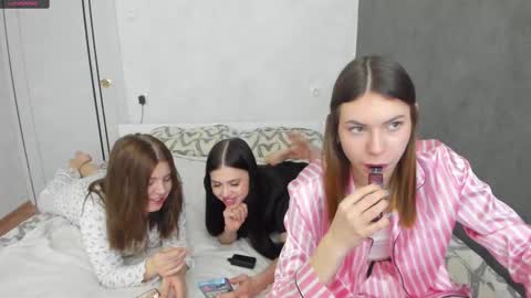 Molly   Emily online show from 02.16.25