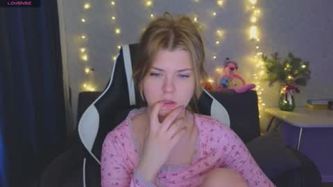 Molly   Emily online show from 02.04.26