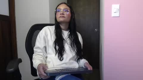 Snapshot of _kita chatting on 10.06.25 Jalina online show from 10.06.25