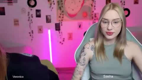 Snapshot of _kitekat_ chatting on 11.02.25 _kitekat_ online show from 11.02.25