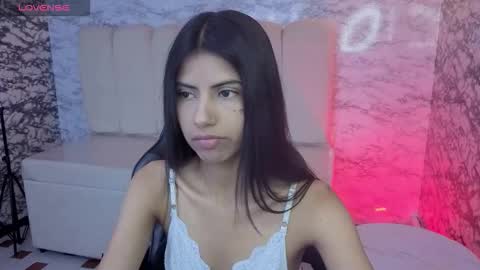 Snapshot of _kitty_v chatting on 02.12.26 Hi Stream 300pm to 900pm online show from 02.12.26