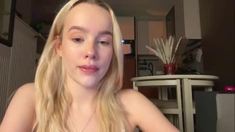 Snapshot of _kkkhaleesi_ chatting on 02.27.26 DENI online show from 02.27.26