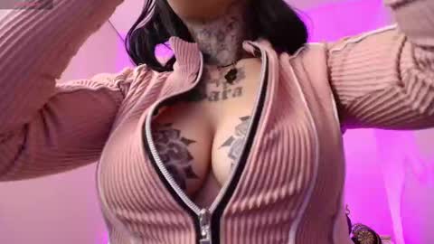 _kur0mi_ online show from 02.08.25