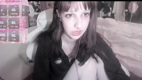 Snapshot of _kuroneeko_ chatting on 02.24.26 kuro online show from 02.24.26