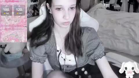 Snapshot of _kuroneeko_ chatting on 03.24.26 kuro online show from 03.24.26