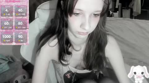 Snapshot of _kuroneeko_ chatting on 04.09.26 kuro online show from 04.09.26