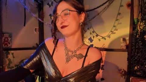 Lady Luna online show from 09.27.25