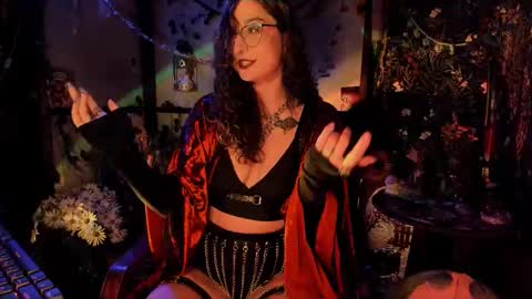 Lady Luna online show from 10.04.25