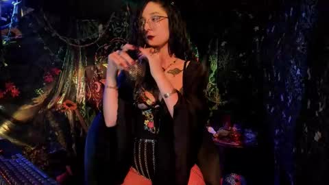 Lady Luna online show from 11.13.25