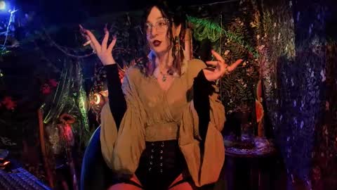 Lady Luna online show from 11.27.25