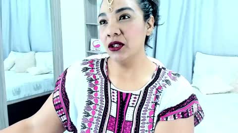 NAILHA SAJANI  online show from 12.11.24