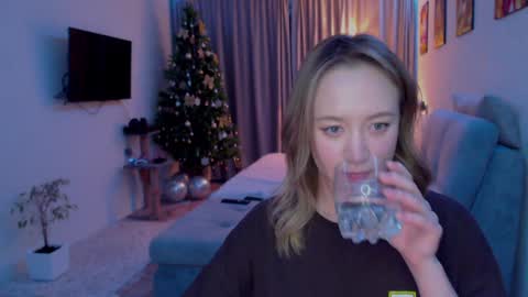 _lalune_ online show from 12.03.24