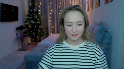 _lalune_ online show from 12.16.24