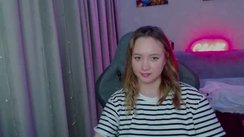 _lalune_ online show from 01.06.25