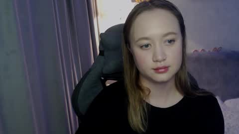 _lalune_ online show from 09.22.25