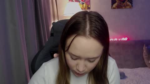 _lalune_ online show from 10.17.25