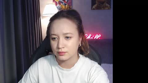 _lalune_ online show from 11.17.25