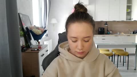 _lalune_ online show from 04.15.26