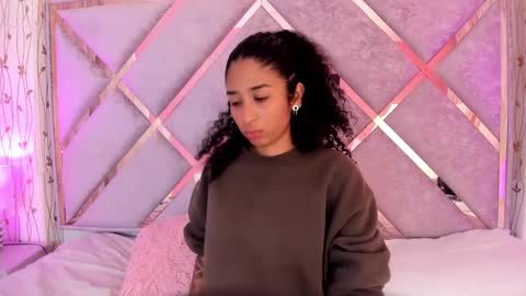 Lanna  online show from 01.13.25