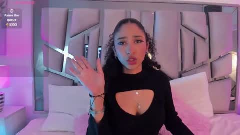 Lanna  online show from 01.25.25