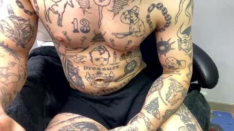 Snapshot of _layne chatting on 10.17.25 Layne online show from 10.17.25