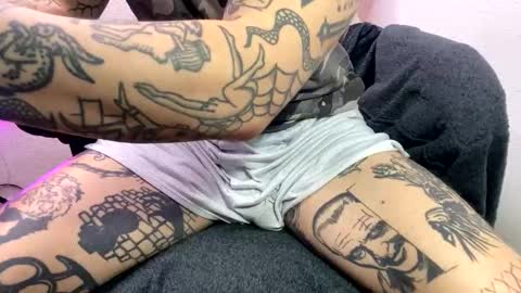 Snapshot of _layne chatting on 10.22.25 Layne online show from 10.22.25