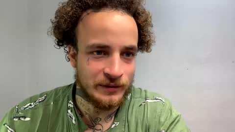 Snapshot of _layne chatting on 10.29.25 Layne online show from 10.29.25